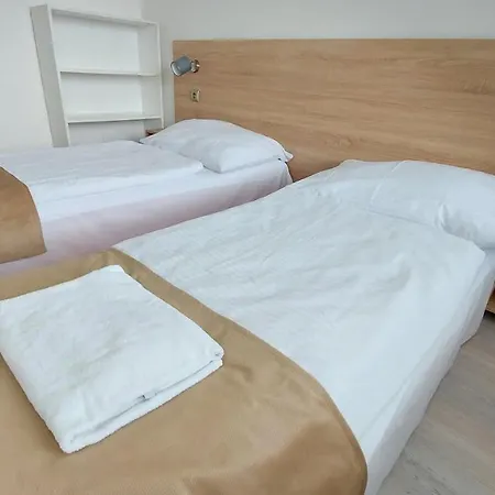 Pre 5 Osôb, 2 Spálne, Podlavice 24h Self Checkin Banská Bystrica